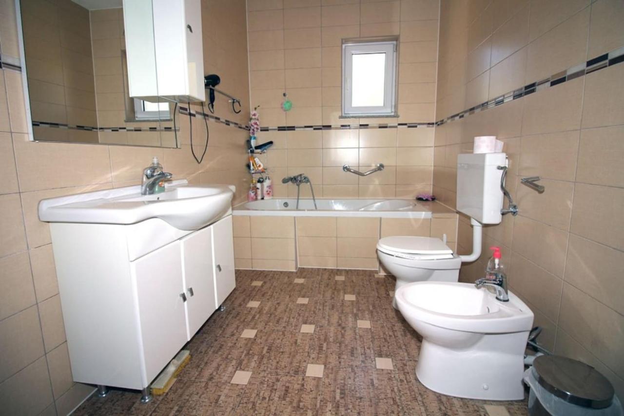 4 Bedroom Apartment In Tisno Exterior foto